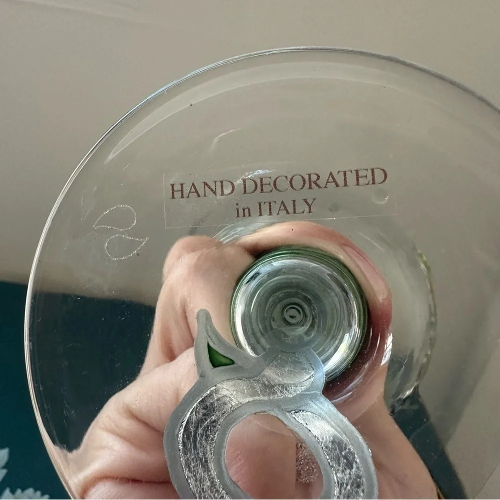 Hand-Gilded Blue Hydrangea Wine Glass made in Italy